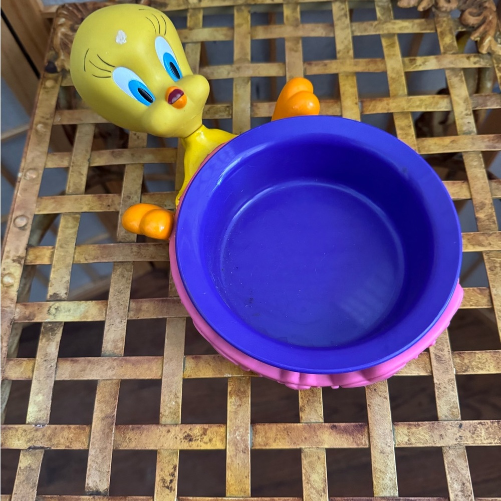 Warner Bros. Tweety Bird Purple and Pink Bowl